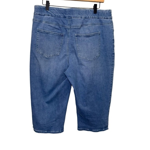 Pennington's Responsible, Savvy Fit, Denim Capri, Light Wash - d/C Jeans Size 16 - Picture 5 of 10